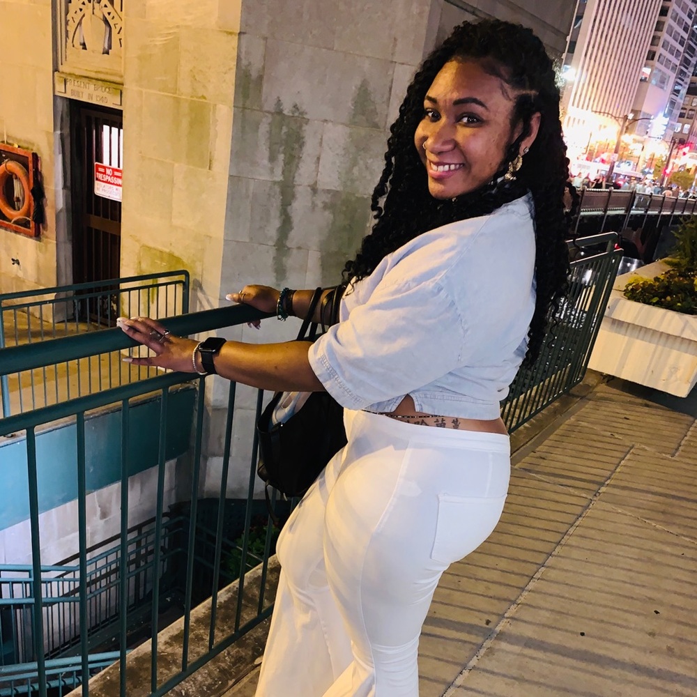 Meet your Posher, Lauren